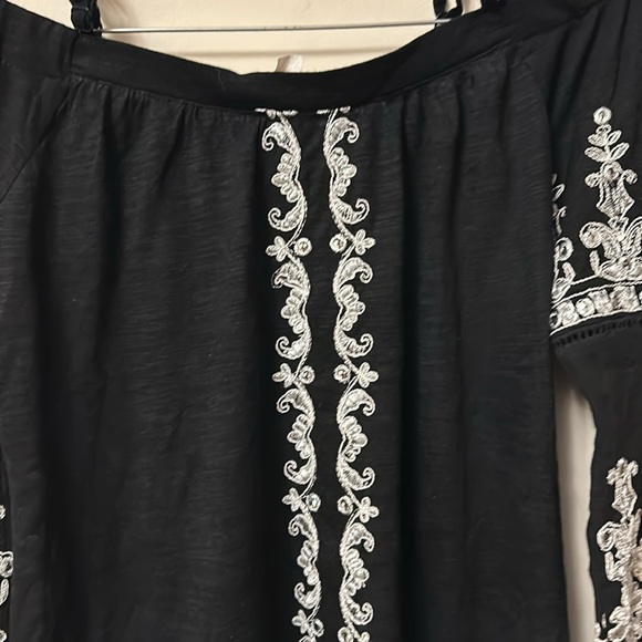 Tropic Heat by INC off shoulder silver on black appliqué polyester rayon size S - Picture 3 of 6